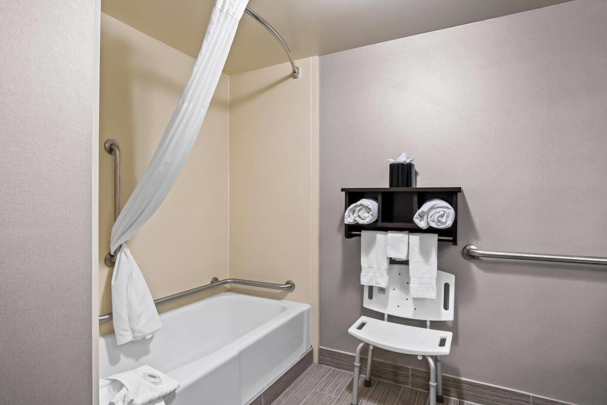 Comfort Inn Cadillac Extérieur photo